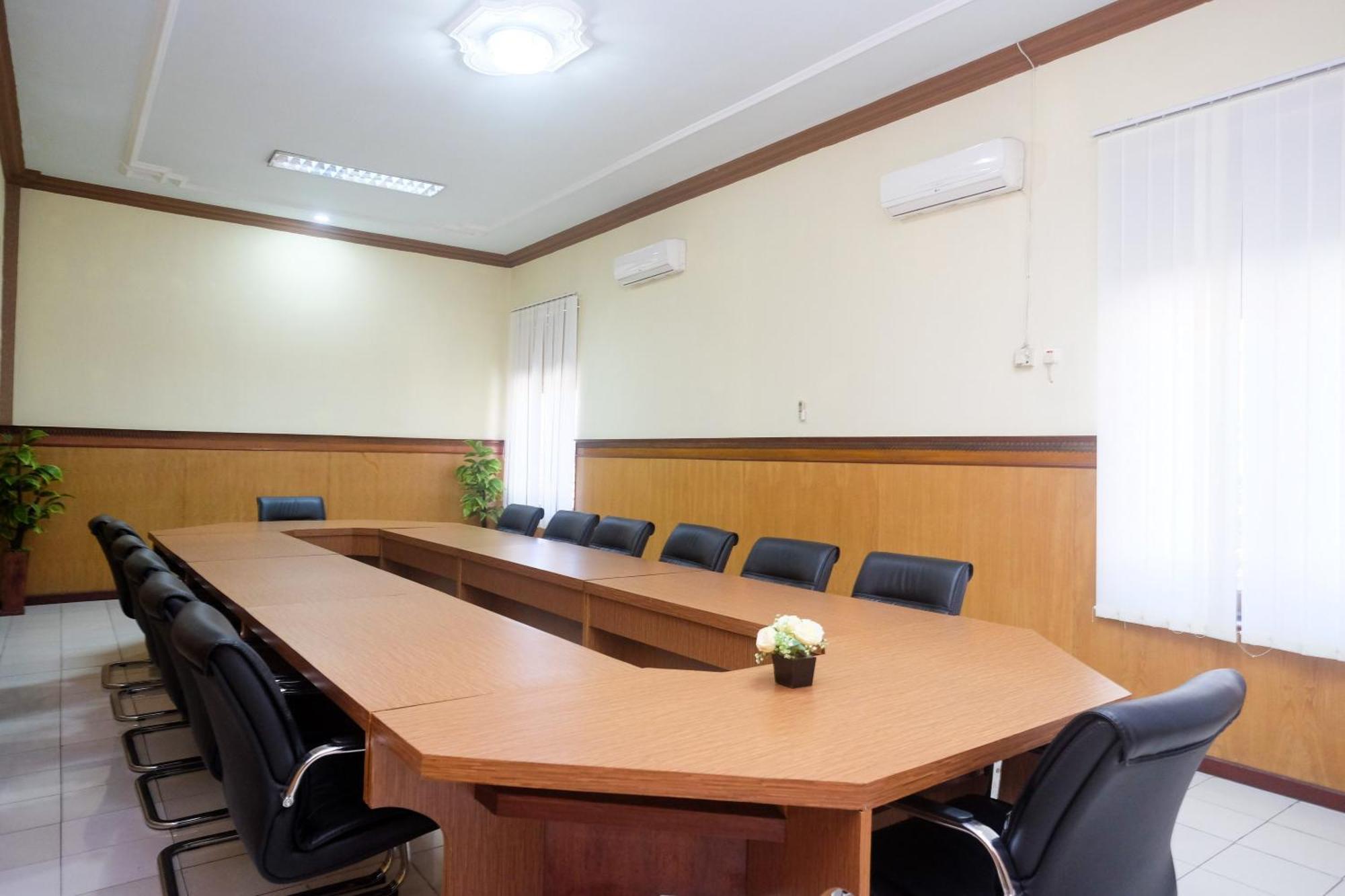 Urbanview Hotel Dedy Jaya Brebes Ngoại thất bức ảnh