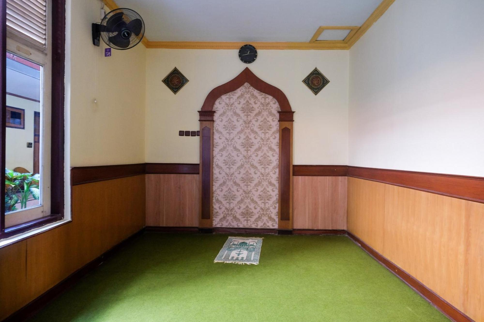 Urbanview Hotel Dedy Jaya Brebes Ngoại thất bức ảnh
