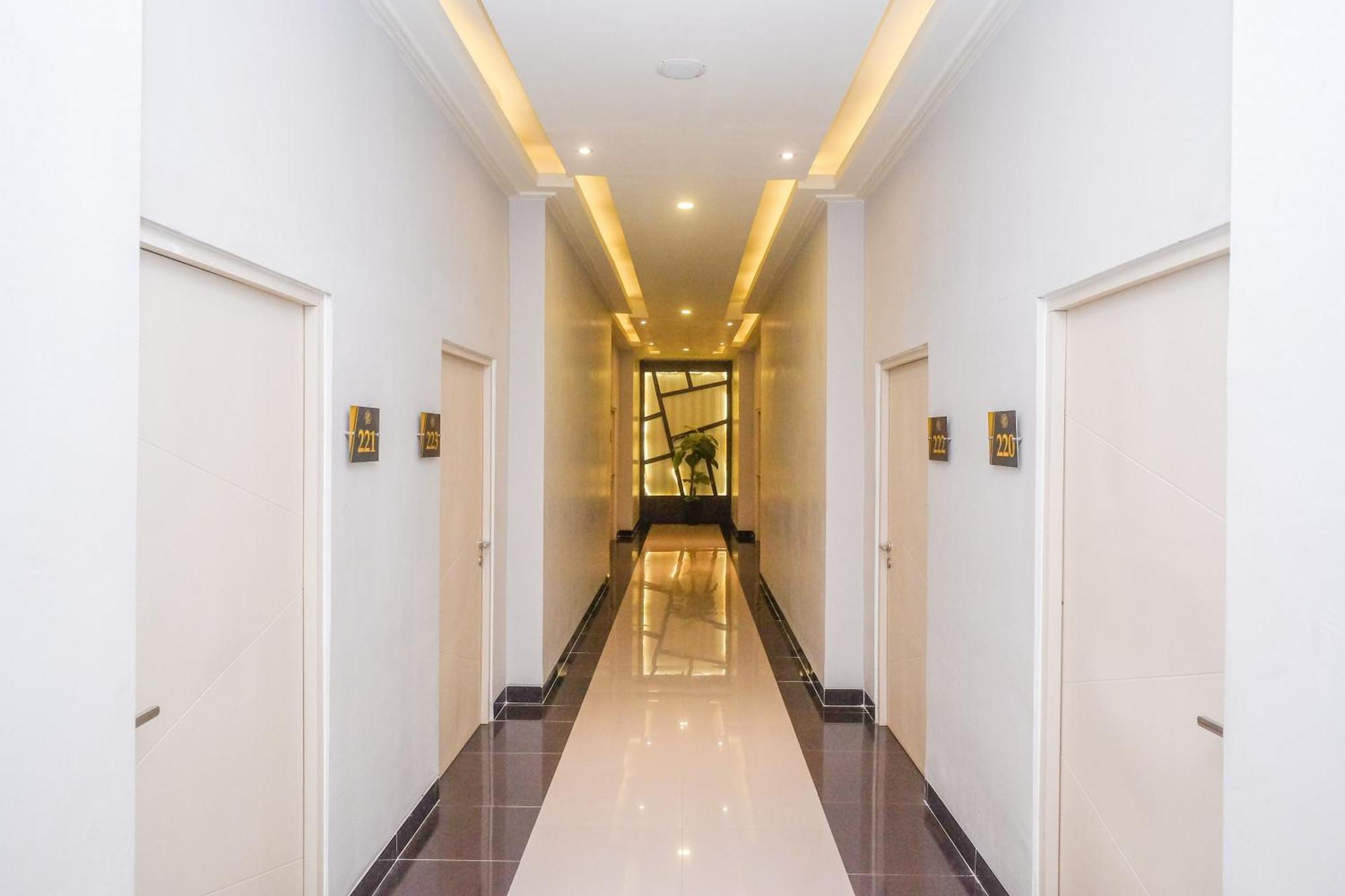 Urbanview Hotel Dedy Jaya Brebes Ngoại thất bức ảnh