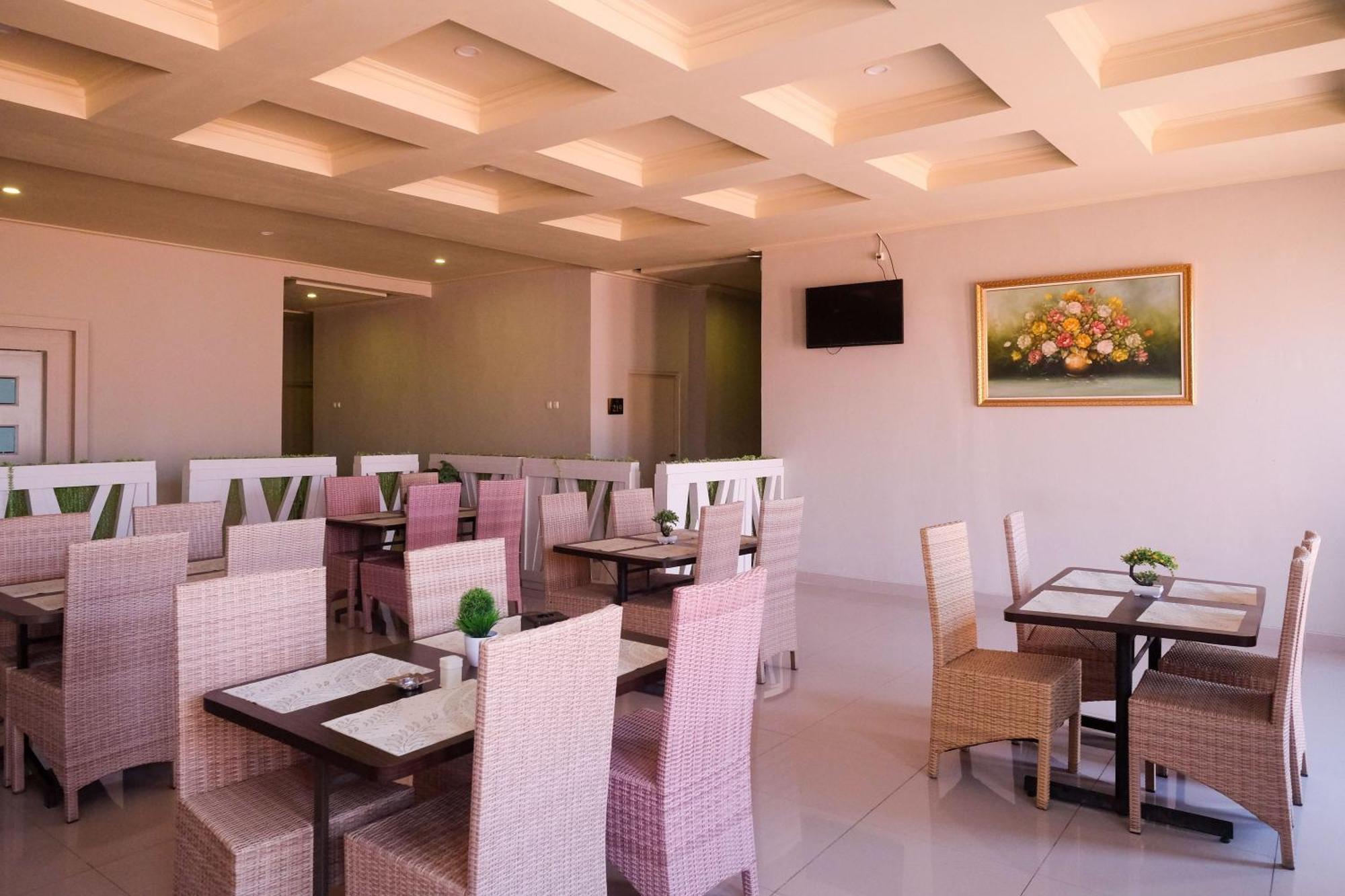 Urbanview Hotel Dedy Jaya Brebes Ngoại thất bức ảnh