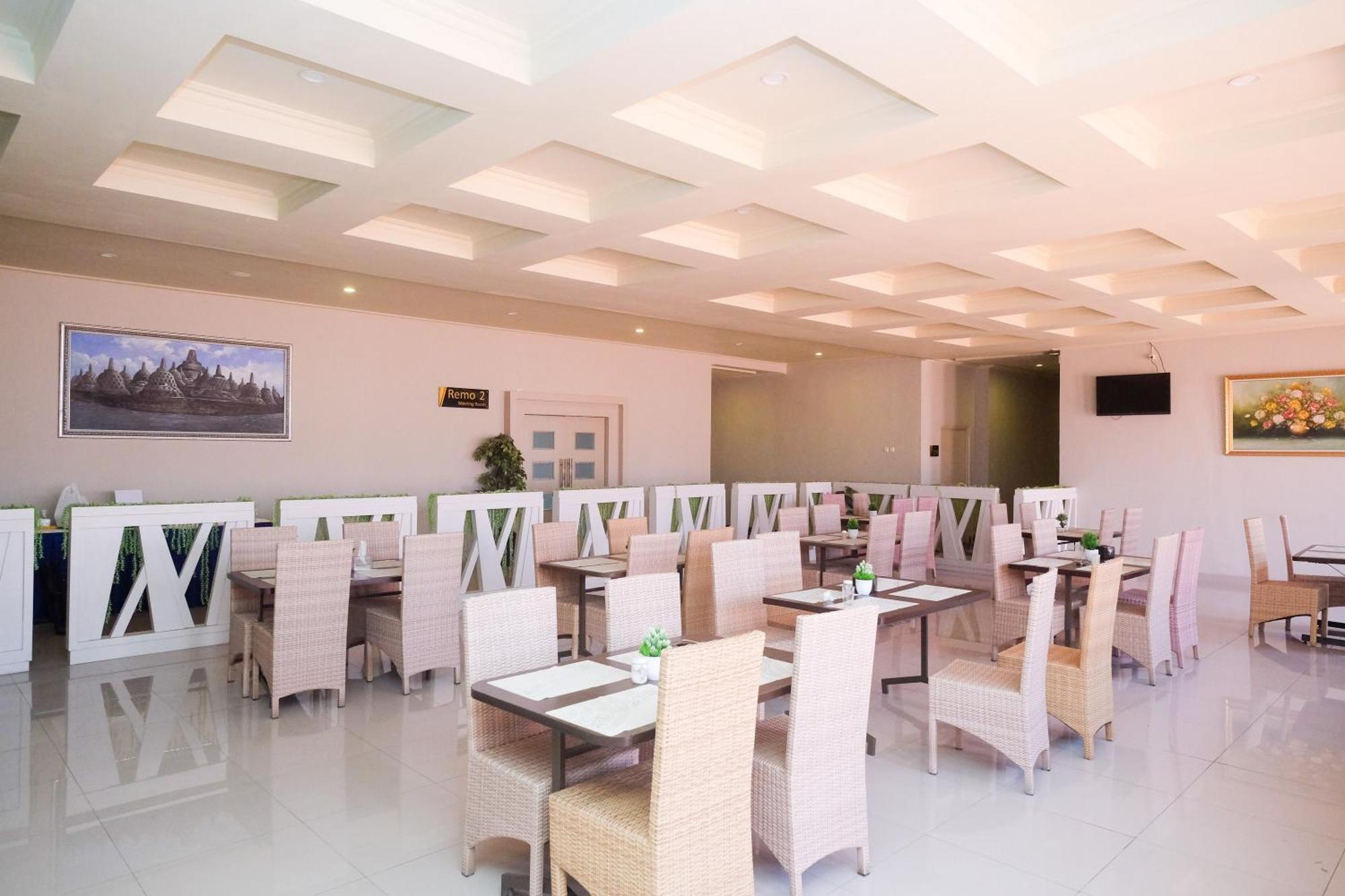 Urbanview Hotel Dedy Jaya Brebes Ngoại thất bức ảnh