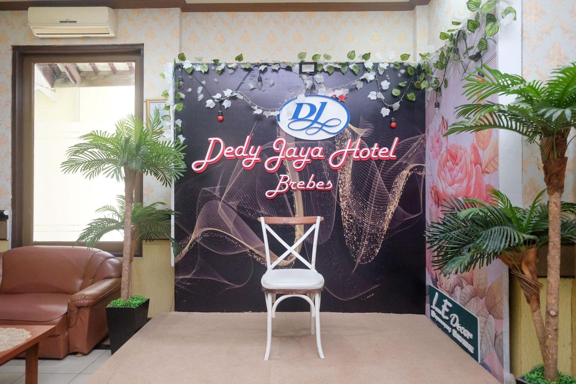 Urbanview Hotel Dedy Jaya Brebes Ngoại thất bức ảnh