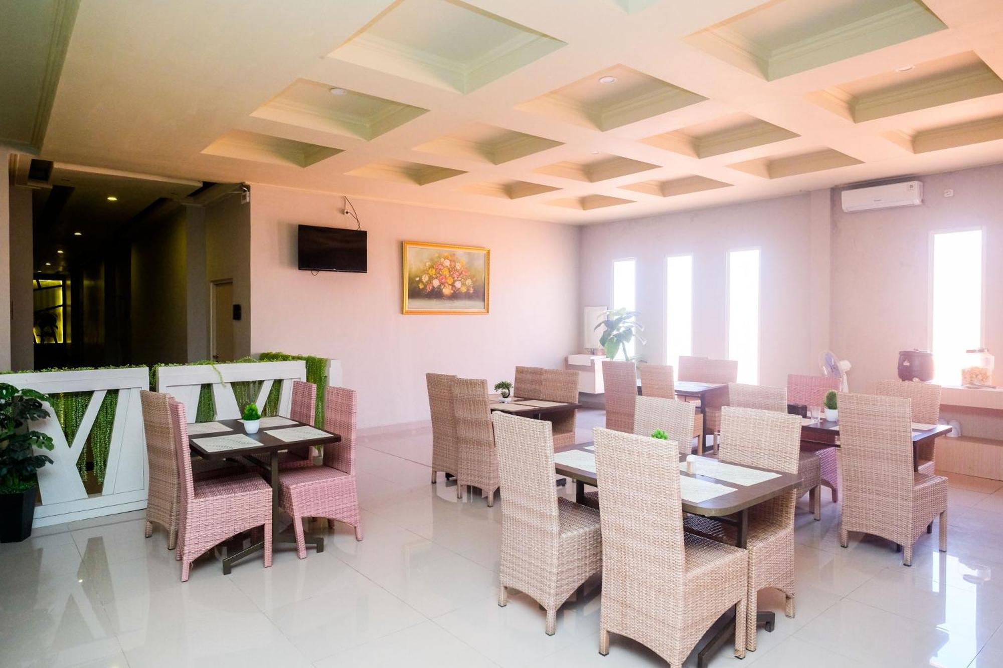 Urbanview Hotel Dedy Jaya Brebes Ngoại thất bức ảnh