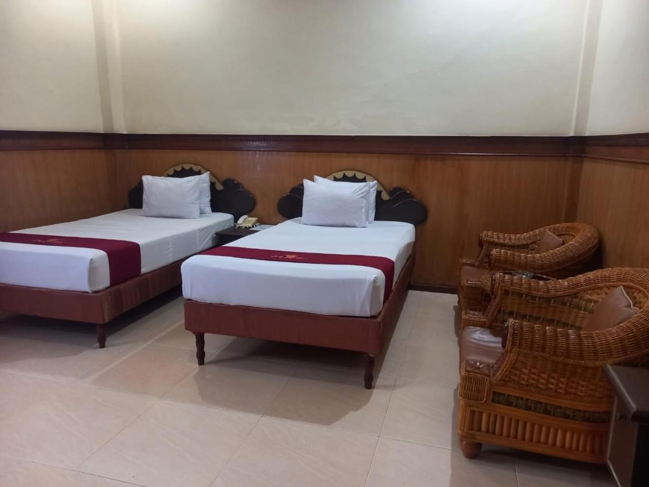 Urbanview Hotel Dedy Jaya Brebes Ngoại thất bức ảnh