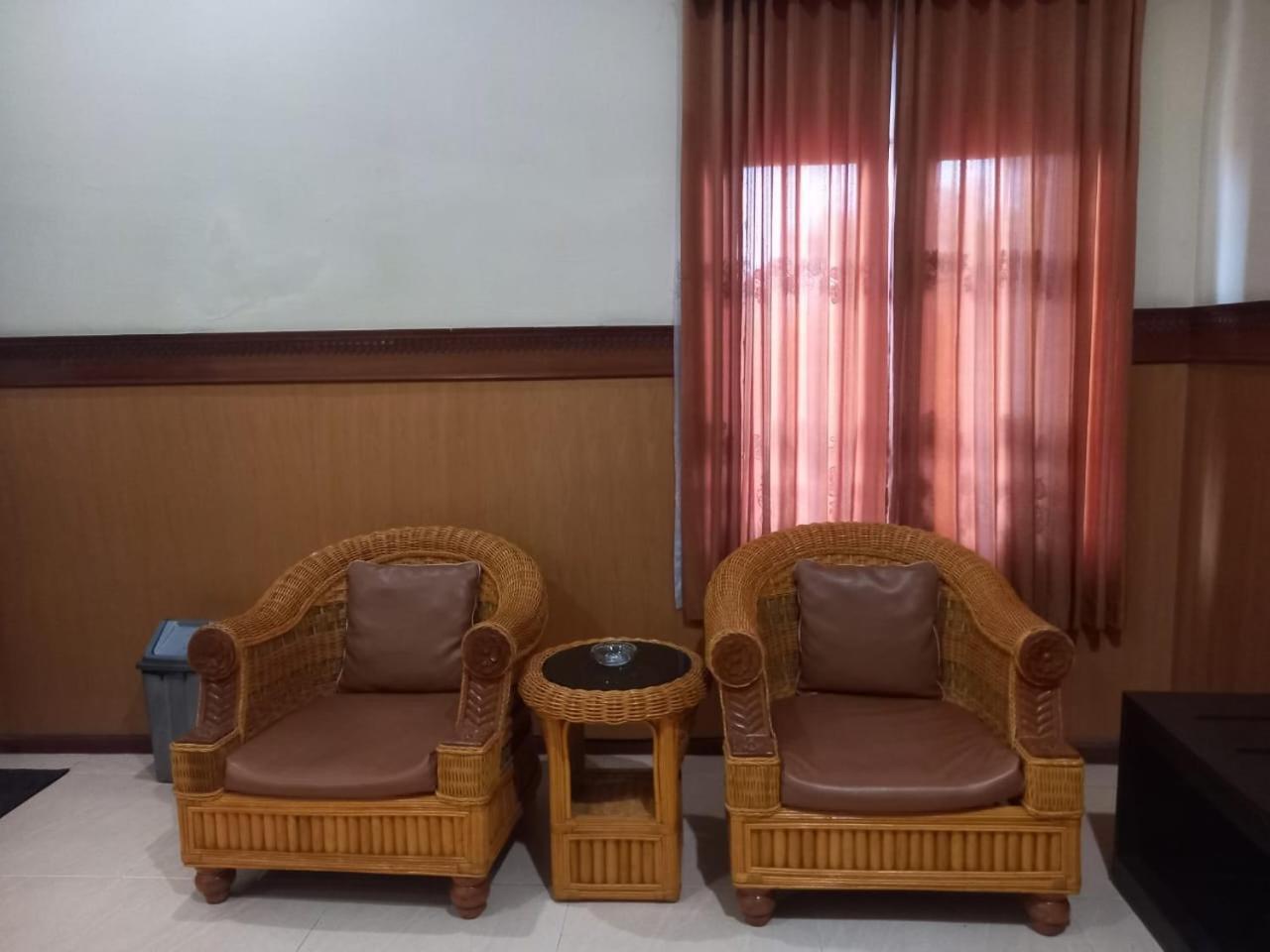 Urbanview Hotel Dedy Jaya Brebes Ngoại thất bức ảnh
