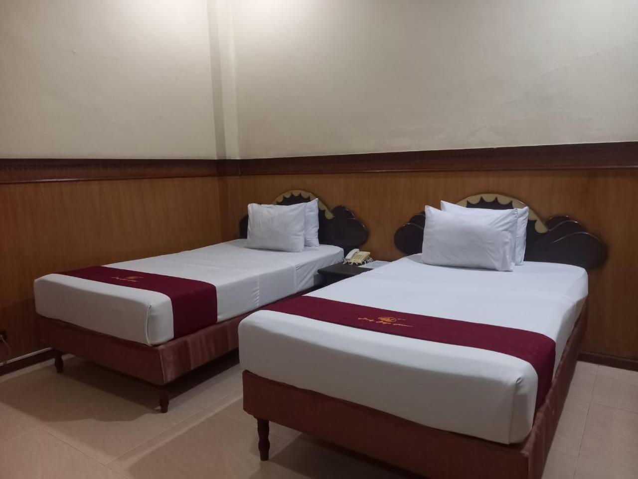 Urbanview Hotel Dedy Jaya Brebes Ngoại thất bức ảnh