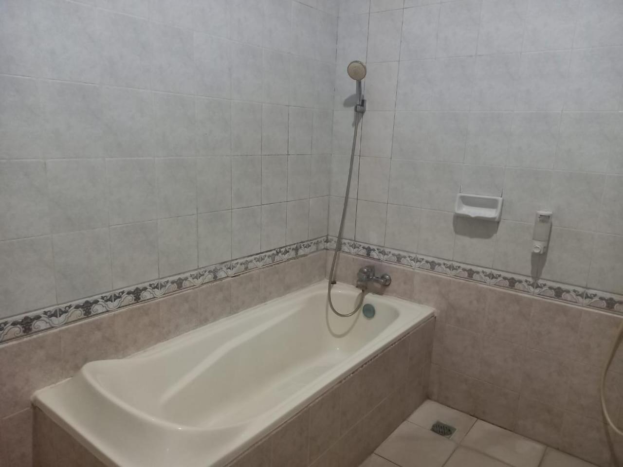 Urbanview Hotel Dedy Jaya Brebes Ngoại thất bức ảnh