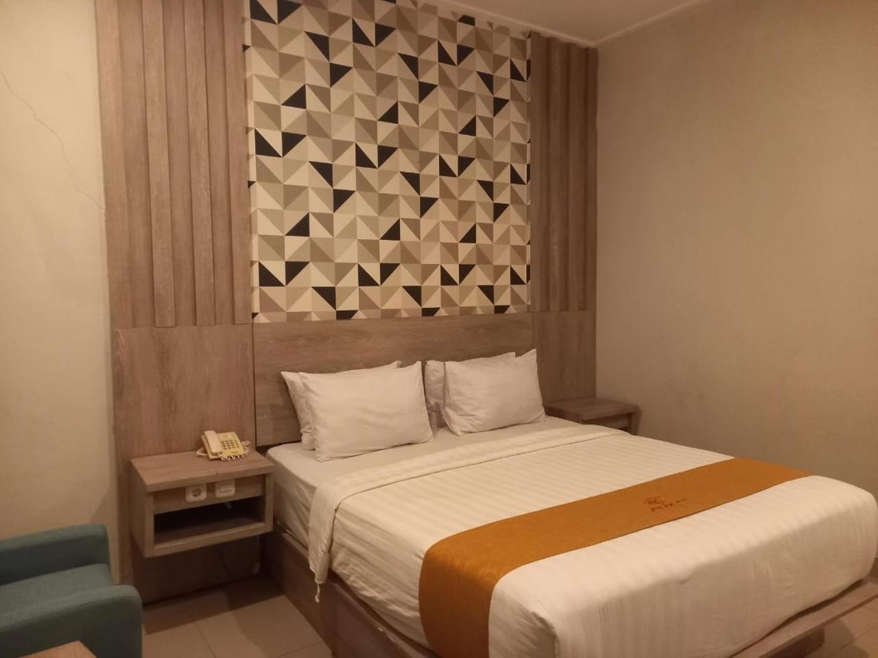 Urbanview Hotel Dedy Jaya Brebes Ngoại thất bức ảnh