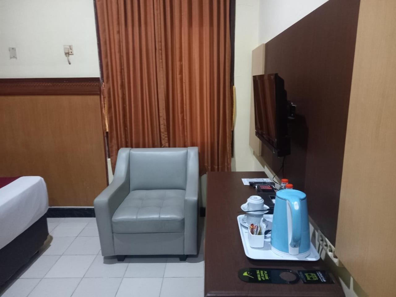 Urbanview Hotel Dedy Jaya Brebes Ngoại thất bức ảnh